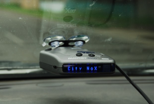 Radar_Detector._canada._Escort_Passport_8500_x50_blue_3635